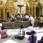 Shwedagon Pagoda Praying