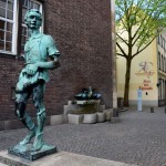 Dusseldorf Marktplatz Statue