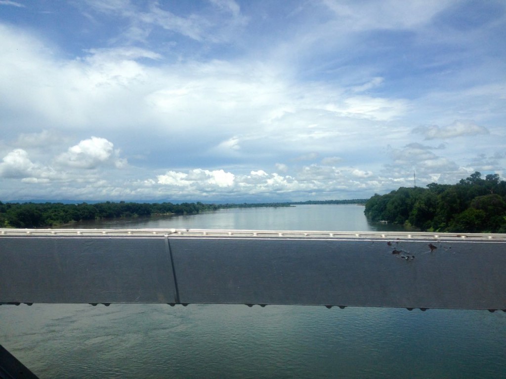 bus-from-harare-to-lusaka-scenery-river-world-adventurer