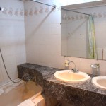 Hotel Halima Suite Bathroom