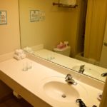 marshall-islands-resort-room-bathroom