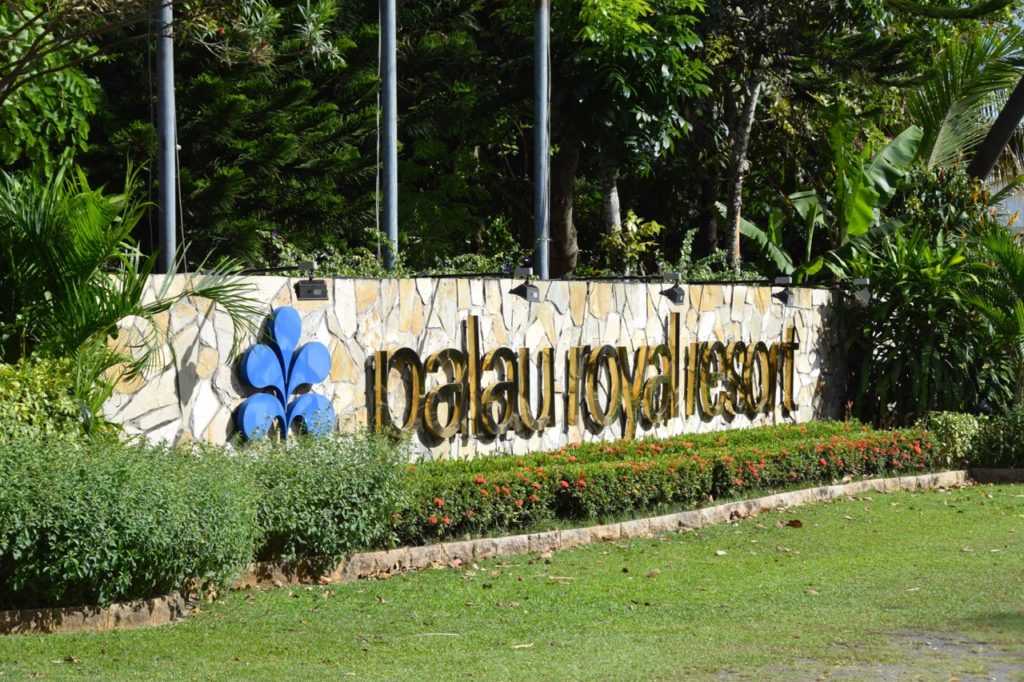 palau-royal-resort-sign