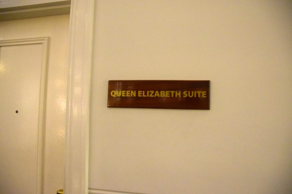 grand-pacific-hotel-queen-suite