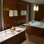 hilton-fiji-beach-resort-room-bath