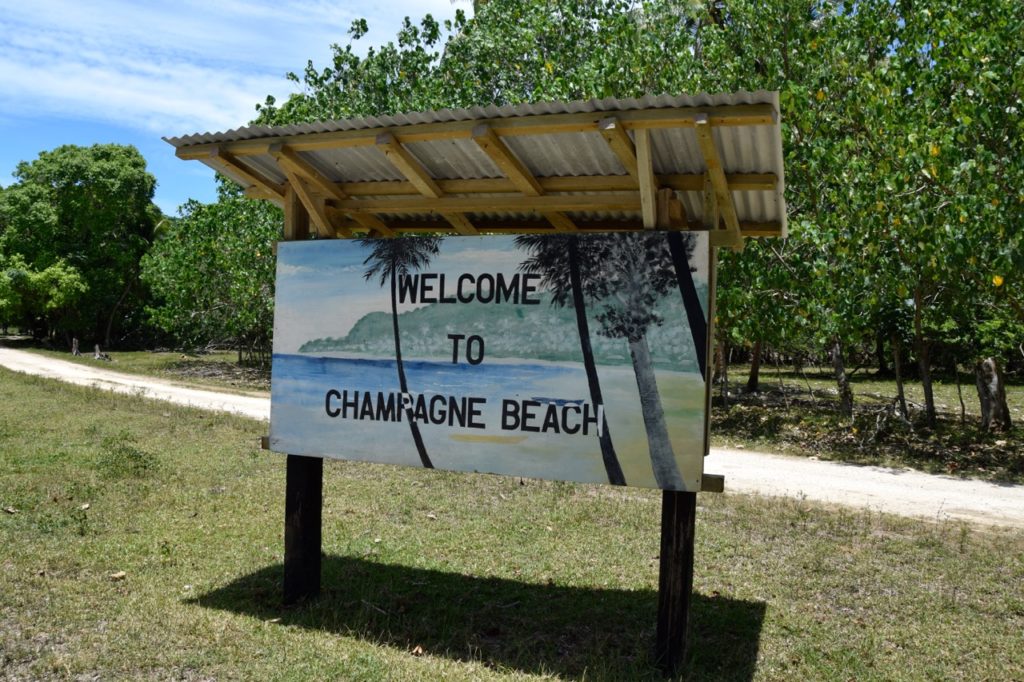 vanuatu-santo-tour-champagne-beach