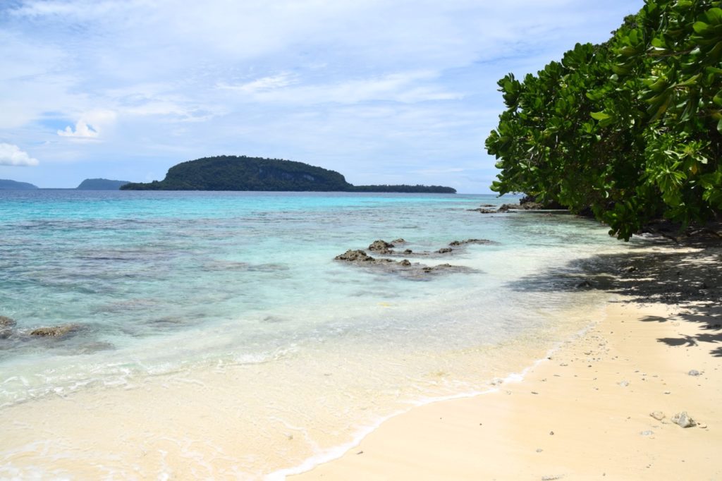 vanuatu-santo-tour-secret-beach