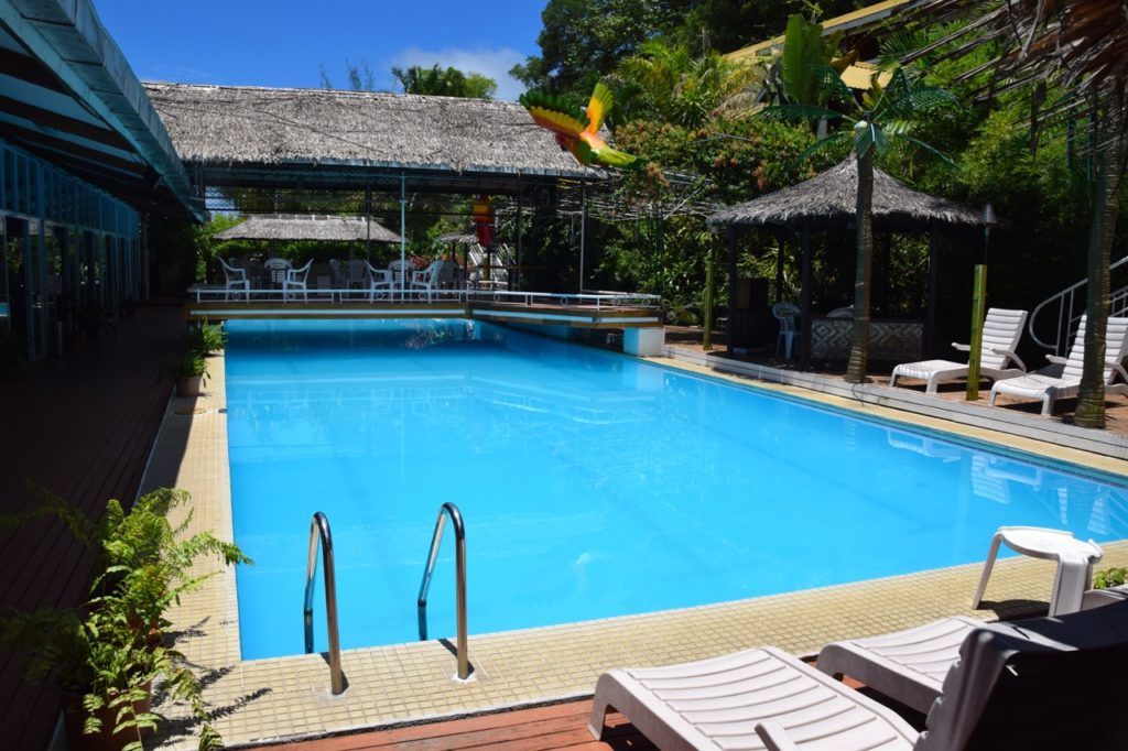 hotel-honiara-pool