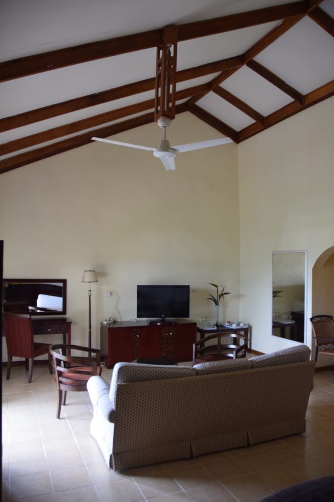 hotel-honiara-suite-seating