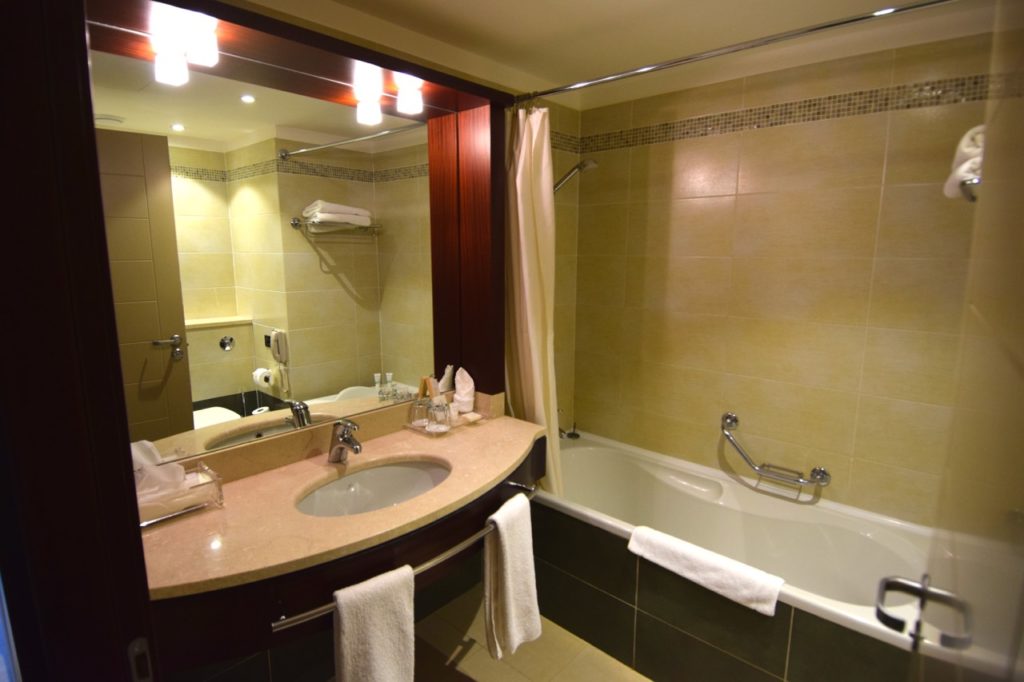 corinthia-hotel-khartoum-room-bath