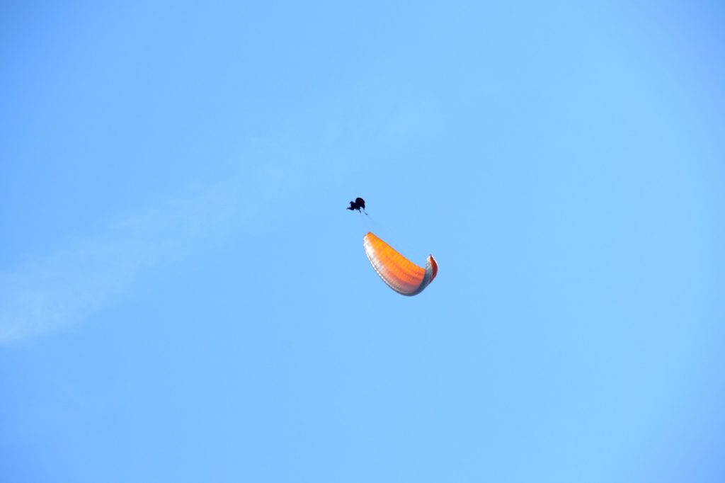 budva-paragliding-tricks