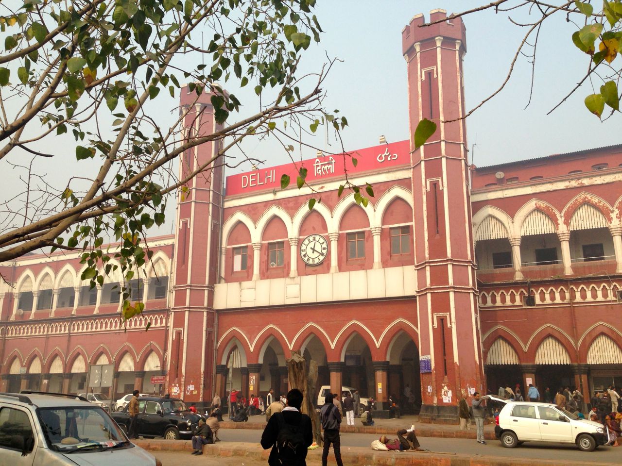 Delhi Train Station | World-Adventurer