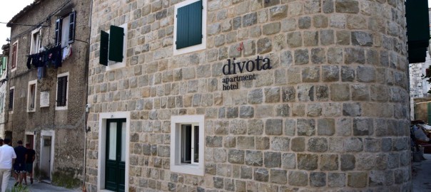 Divota Apartment Hotel Office